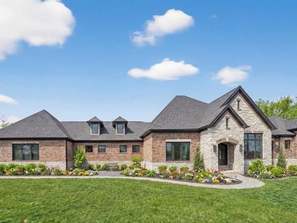 31 TBB Grand Meridien Court , Wildwood, MO 63005