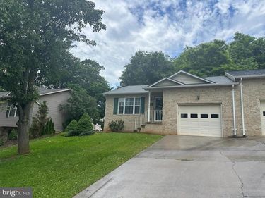 609 CRESTHAVEN COURT , FRONT ROYAL, VA 22630