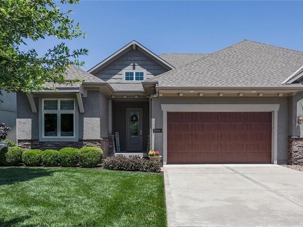 19616 W 100th Terrace, Lenexa, KS 66220