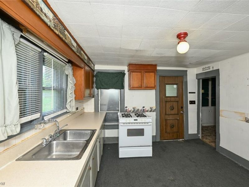 893 Norton Avenue, Barberton, OH 44203 Photo 13