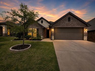 836 Long Iron Drive, Fort Worth, TX 76108
