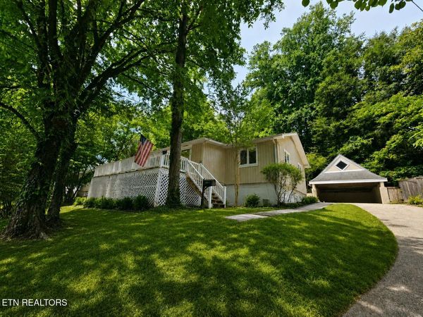 102 Oxford Rd, Oak Ridge, TN 37830