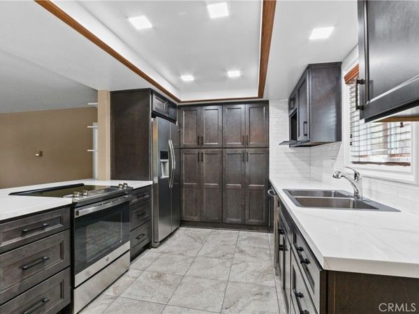 2214 E 2nd Street, Long Beach, CA 90803