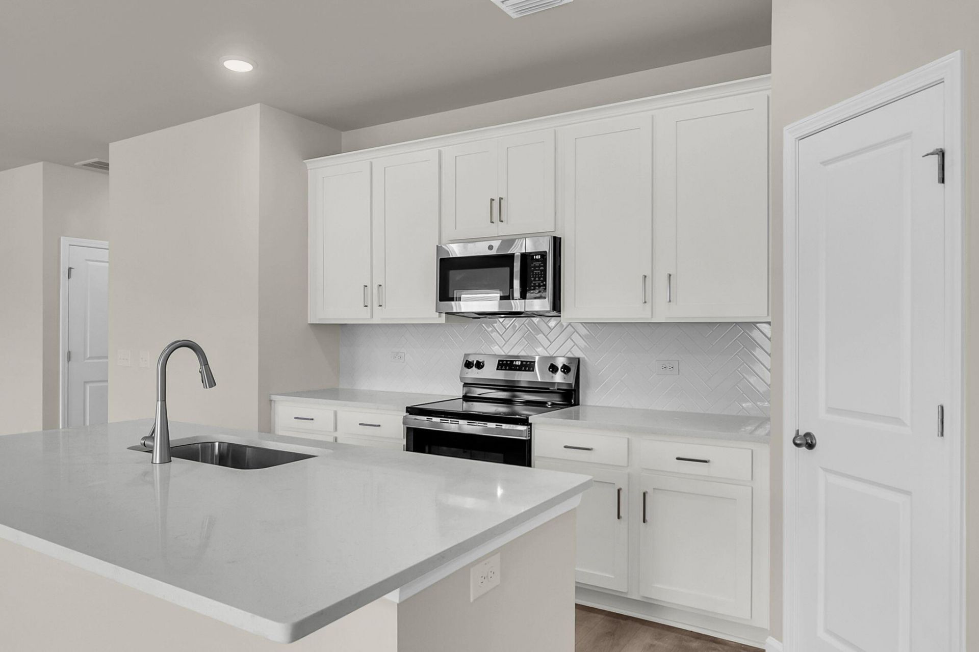 2073 Lavender Bloom Road Photo 15