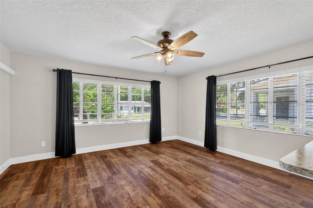 1012 S Baker Street , Mount Dora, FL 32757 Photo