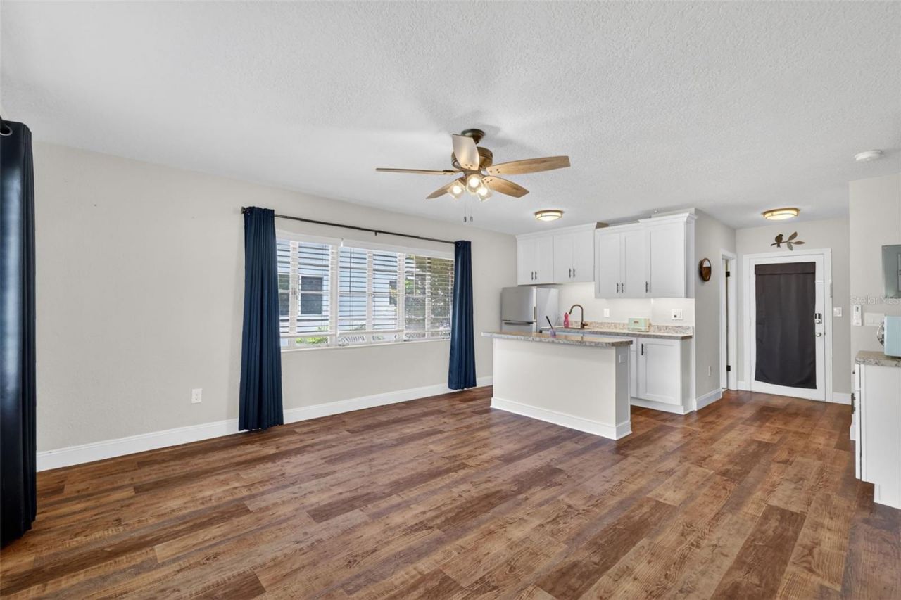 1012 S Baker Street , Mount Dora, FL 32757 Photo