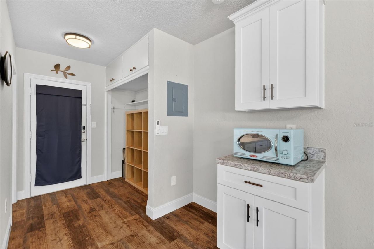 1012 S Baker Street , Mount Dora, FL 32757 Photo