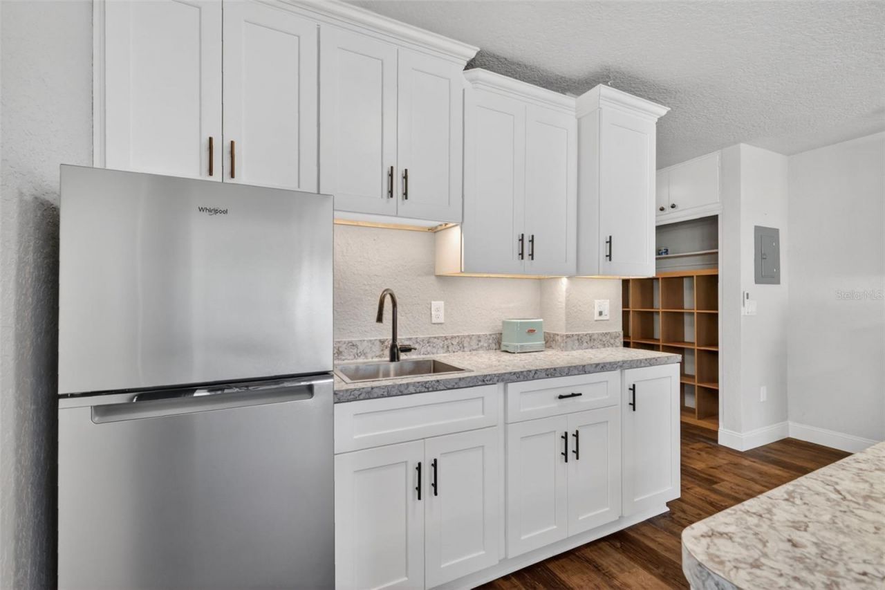 1012 S Baker Street , Mount Dora, FL 32757 Photo