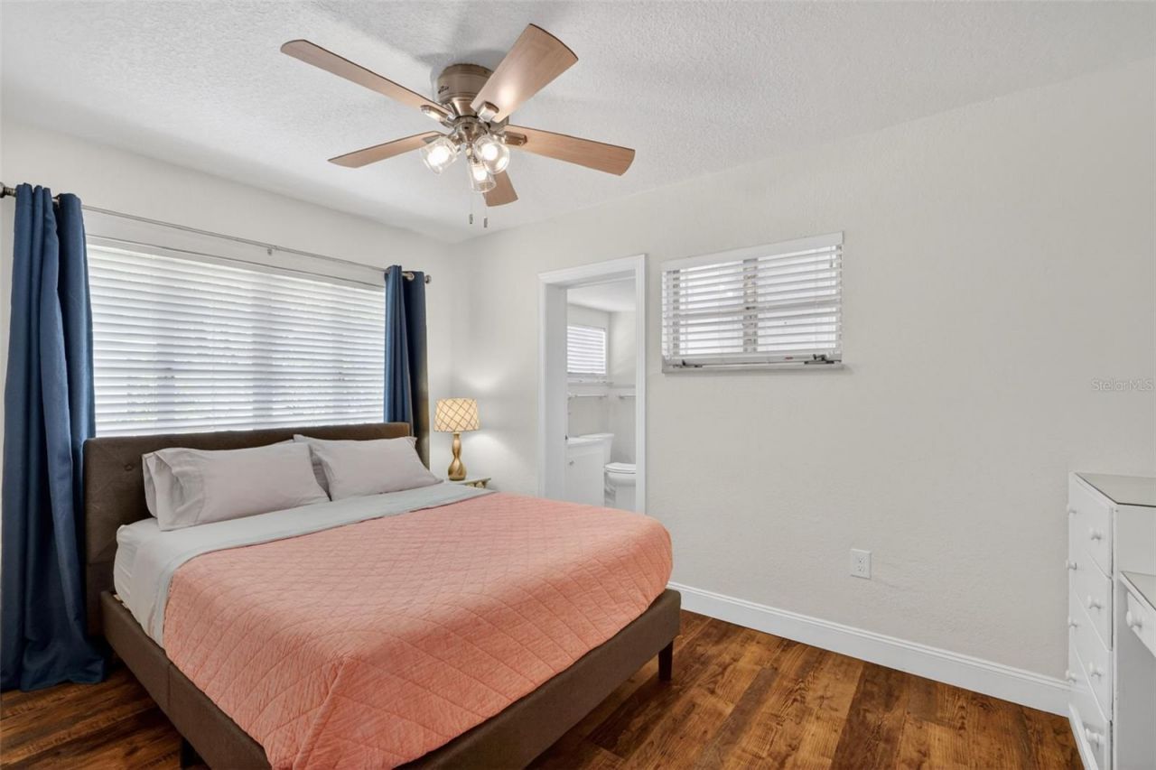 1012 S Baker Street , Mount Dora, FL 32757 Photo