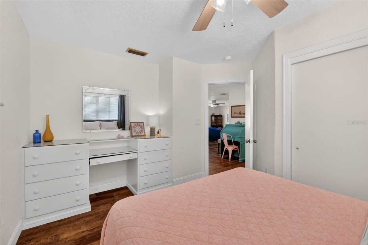 1012 S Baker Street , Mount Dora, FL 32757 Photo
