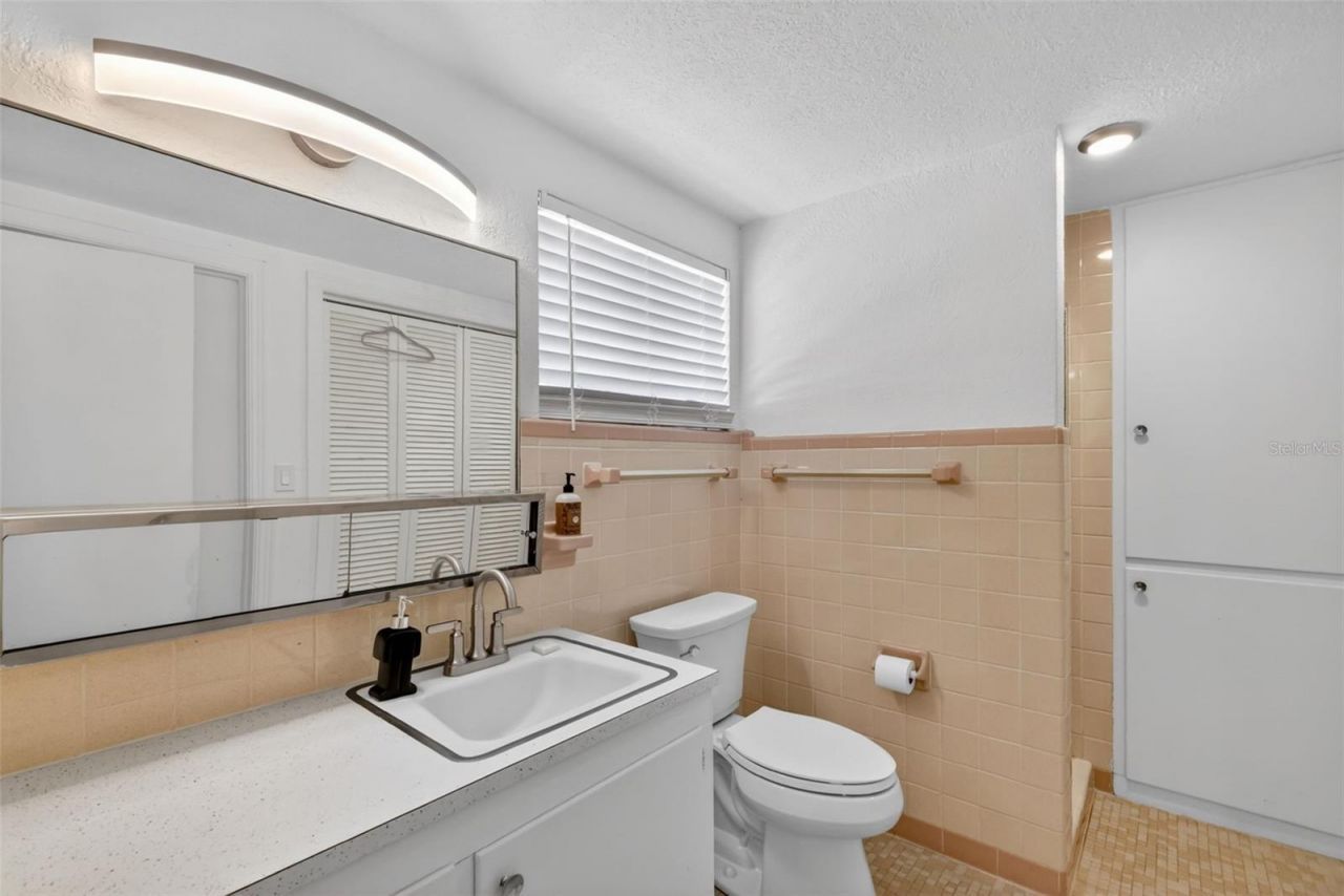 1012 S Baker Street , Mount Dora, FL 32757 Photo