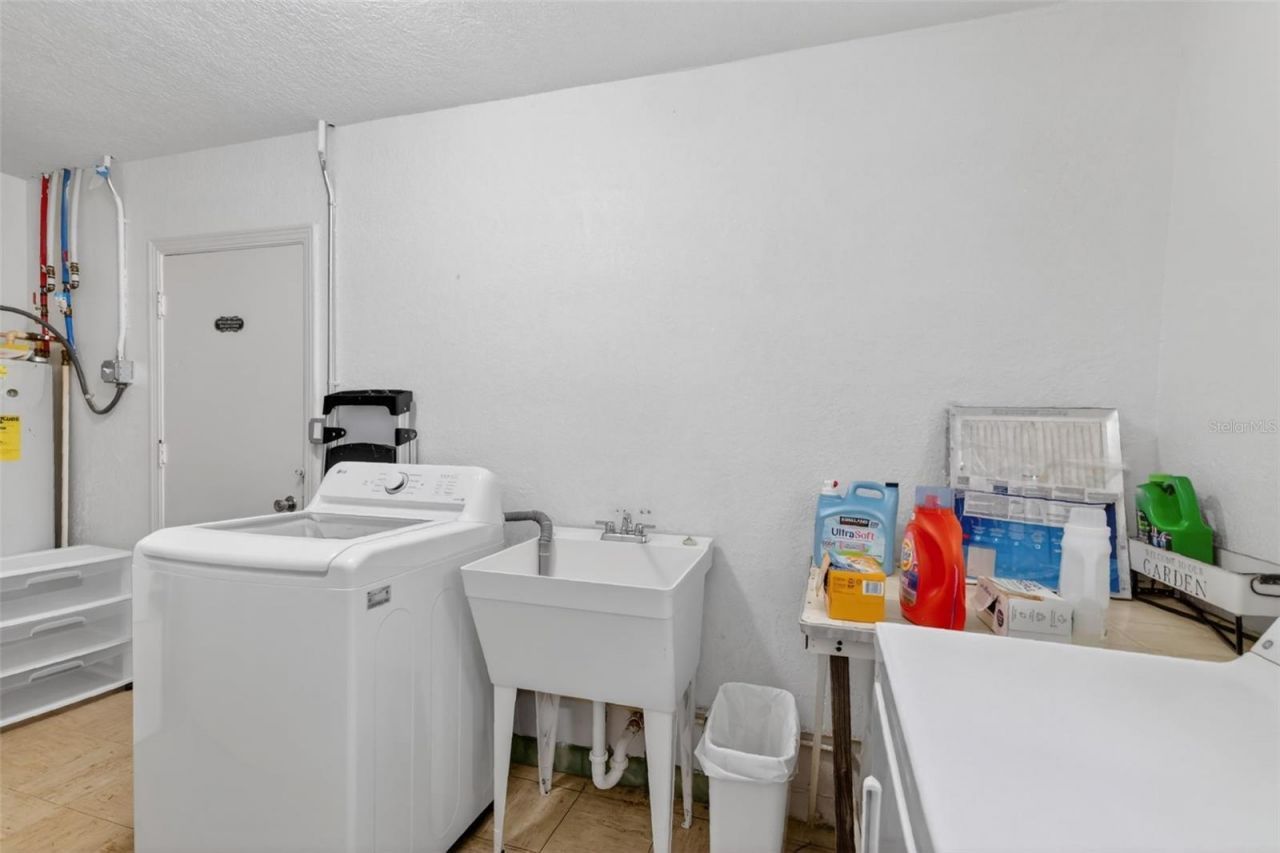 1012 S Baker Street , Mount Dora, FL 32757 Photo