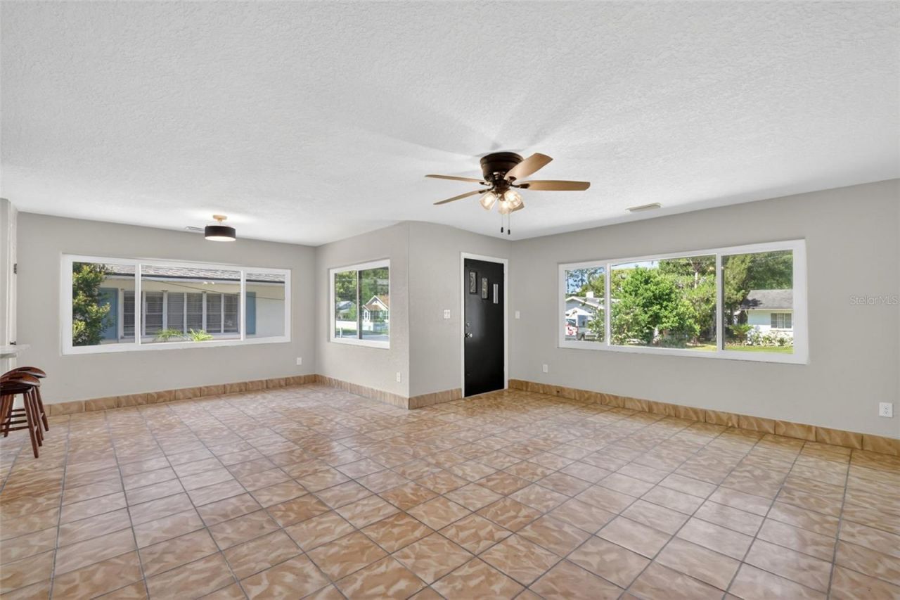 1012 S Baker Street , Mount Dora, FL 32757 Photo