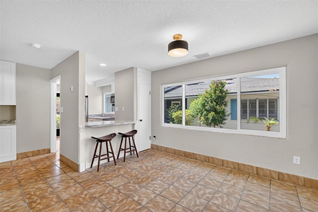 1012 S Baker Street , Mount Dora, FL 32757 Photo