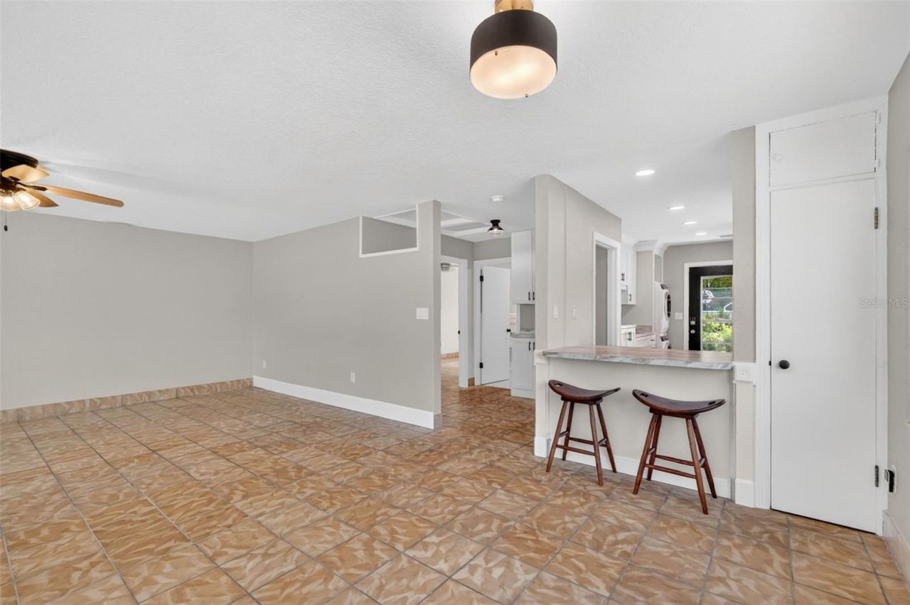 1012 S Baker Street , Mount Dora, FL 32757 Photo