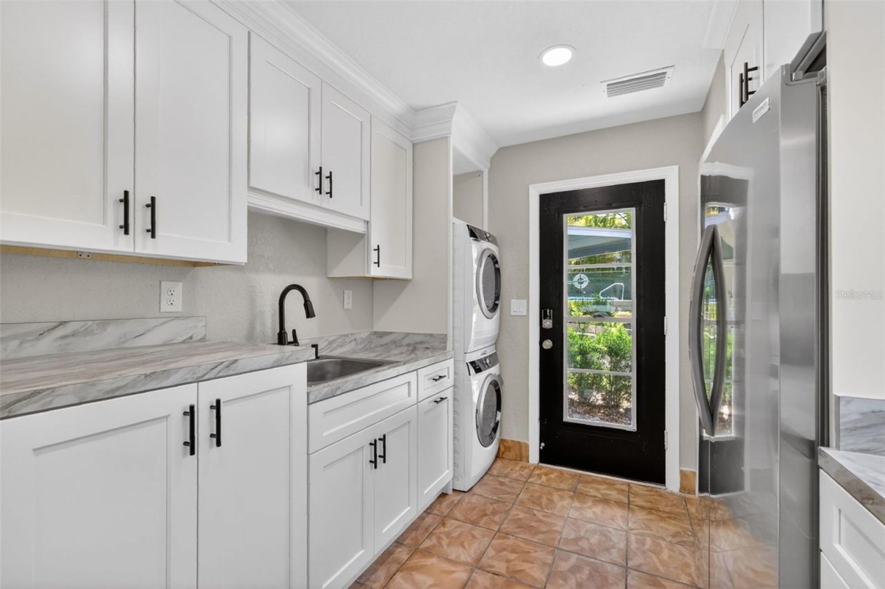 1012 S Baker Street , Mount Dora, FL 32757 Photo