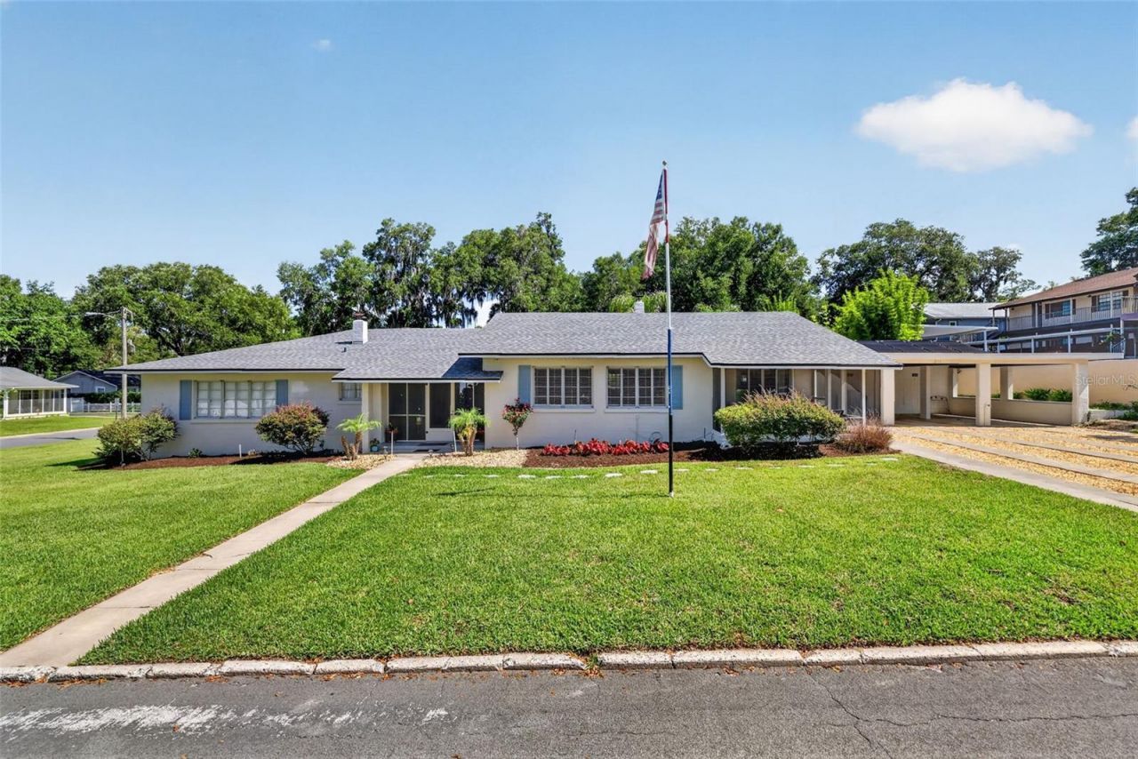 1012 S Baker Street , Mount Dora, FL 32757 Photo