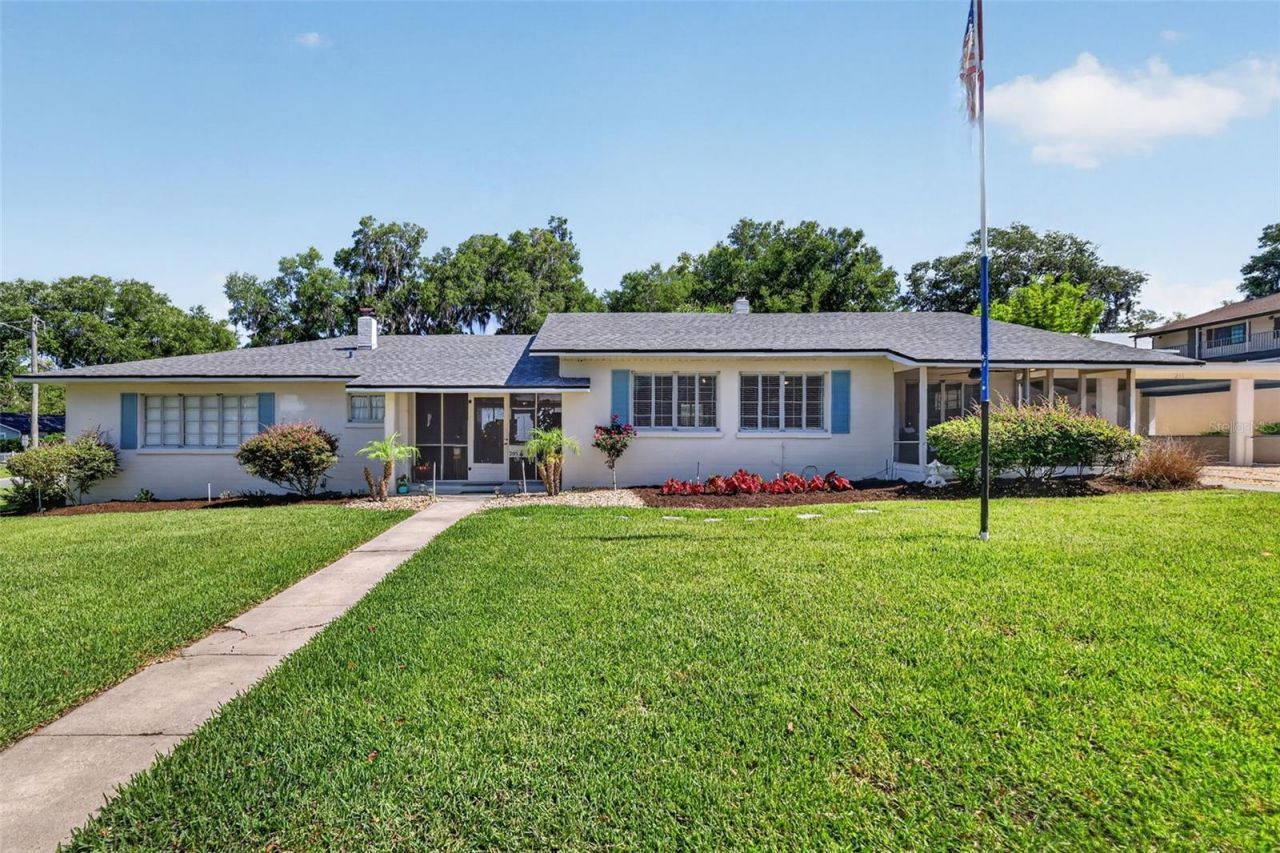 1012 S Baker Street , Mount Dora, FL 32757 Photo