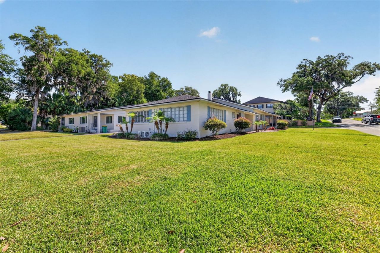 1012 S Baker Street , Mount Dora, FL 32757 Photo