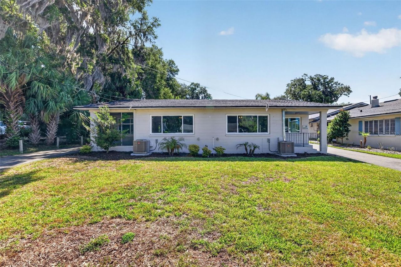 1012 S Baker Street , Mount Dora, FL 32757 Photo