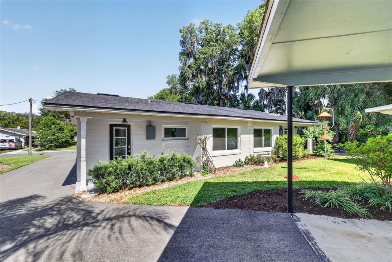 1012 S Baker Street , Mount Dora, FL 32757 Photo