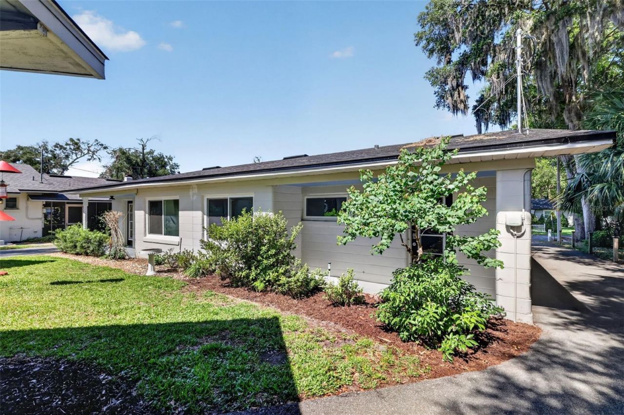1012 S Baker Street , Mount Dora, FL 32757 Photo