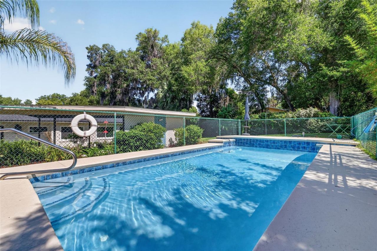 1012 S Baker Street , Mount Dora, FL 32757 Photo