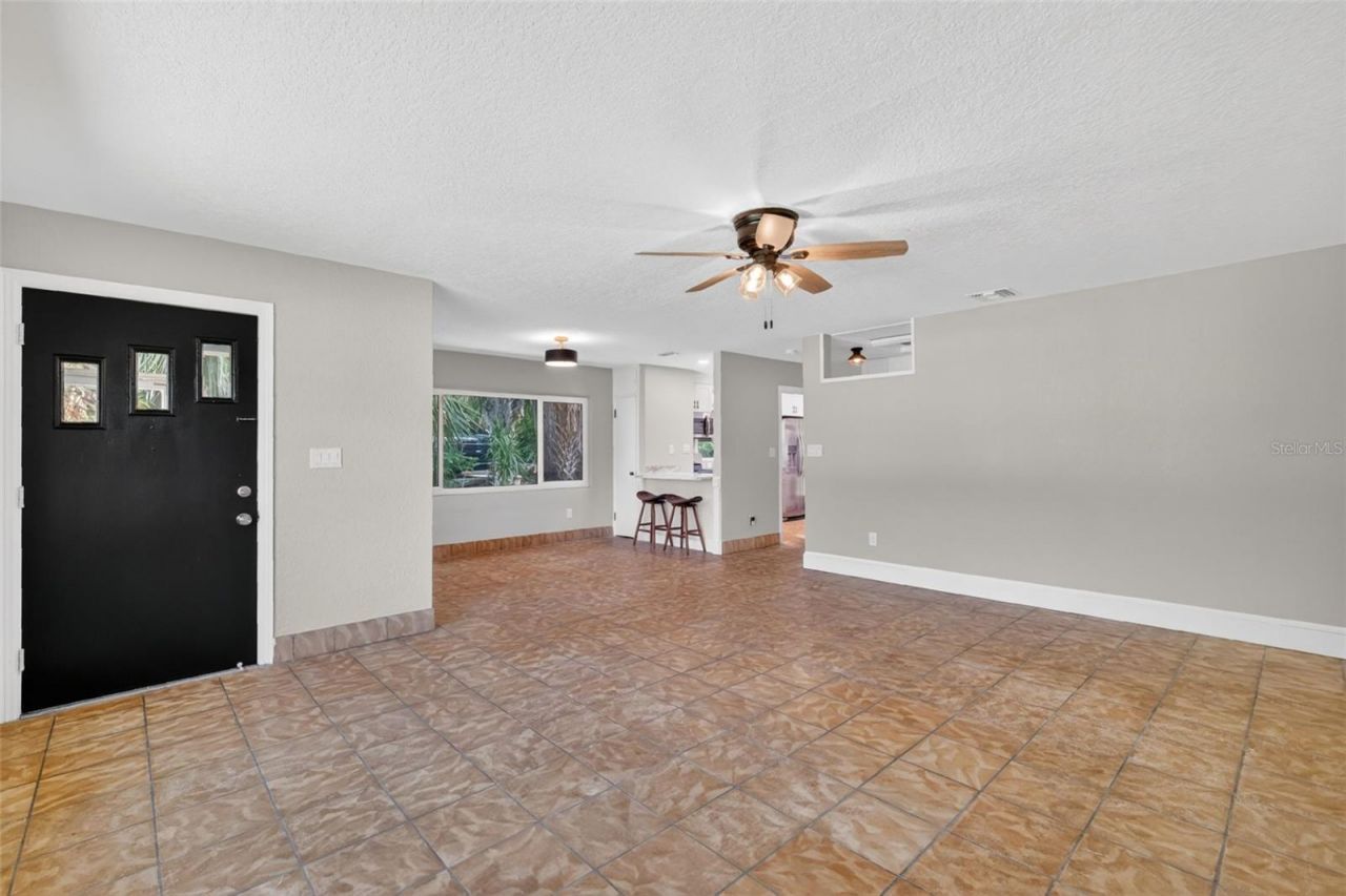 1012 S Baker Street , Mount Dora, FL 32757 Photo