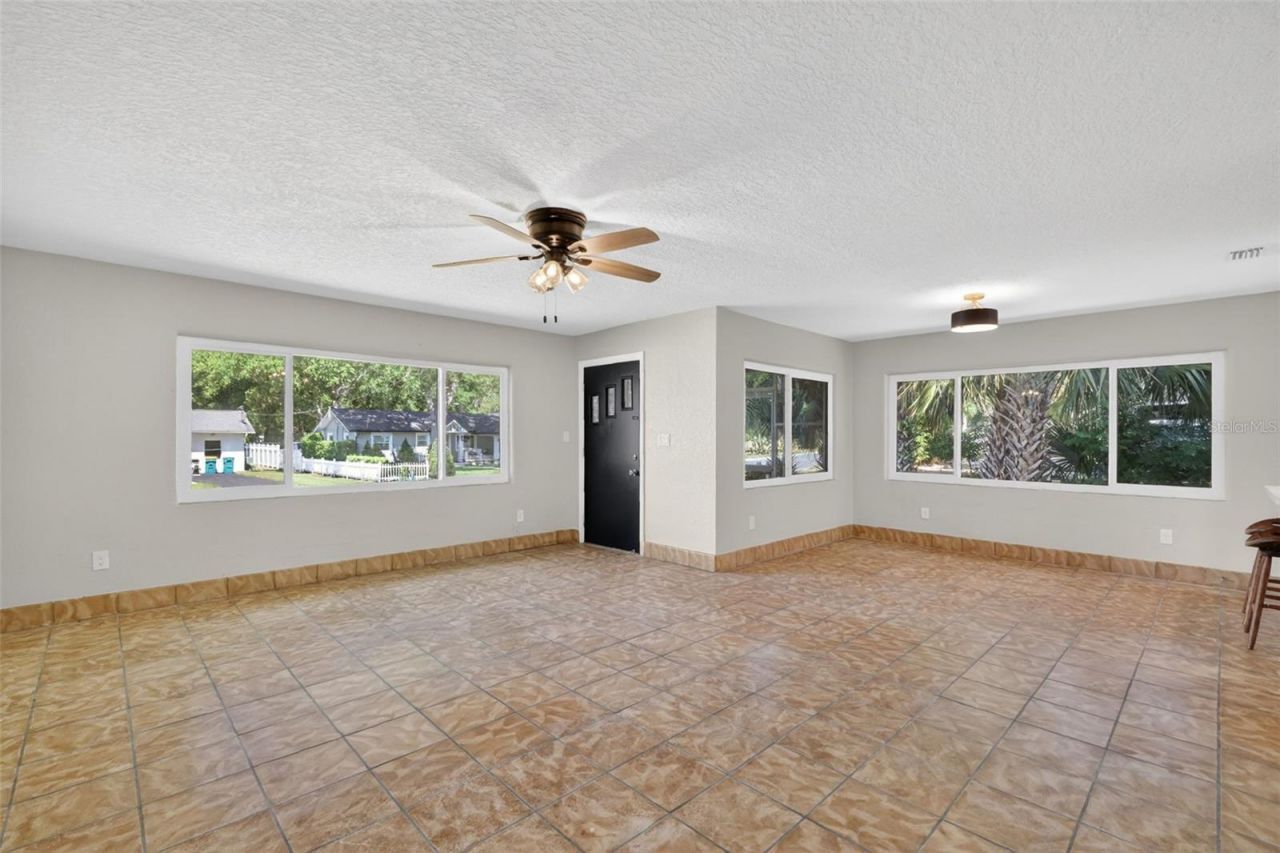 1012 S Baker Street , Mount Dora, FL 32757 Photo