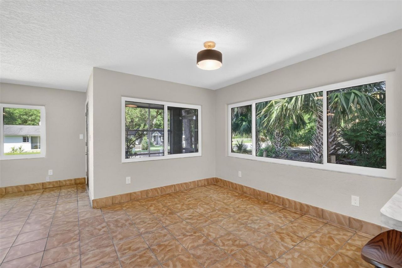 1012 S Baker Street , Mount Dora, FL 32757 Photo