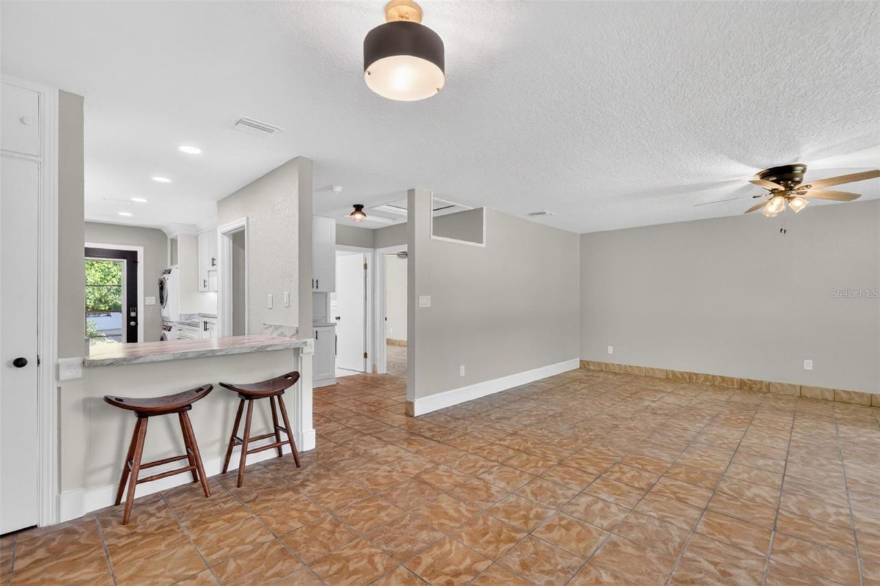 1012 S Baker Street , Mount Dora, FL 32757 Photo