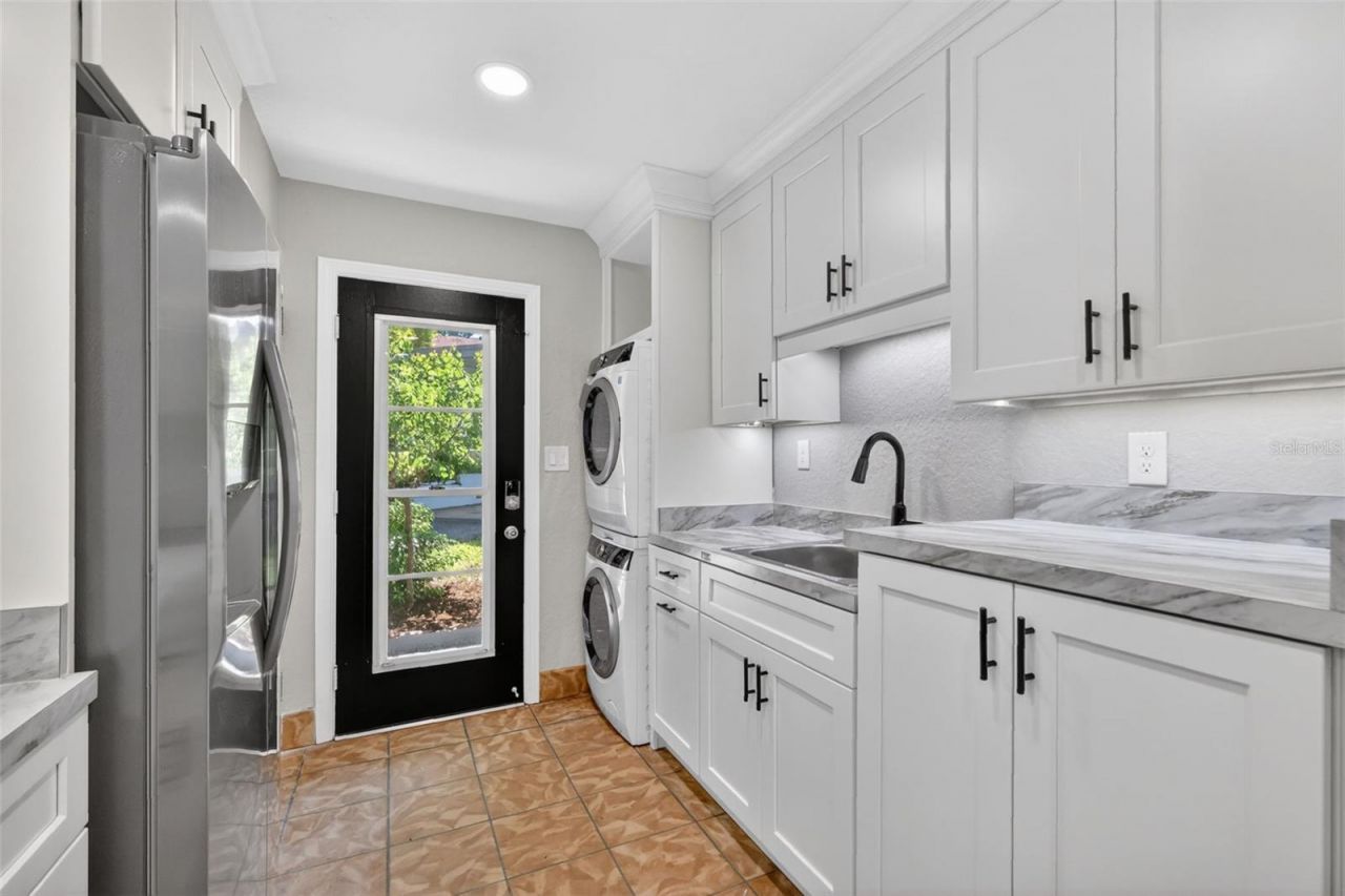 1012 S Baker Street , Mount Dora, FL 32757 Photo