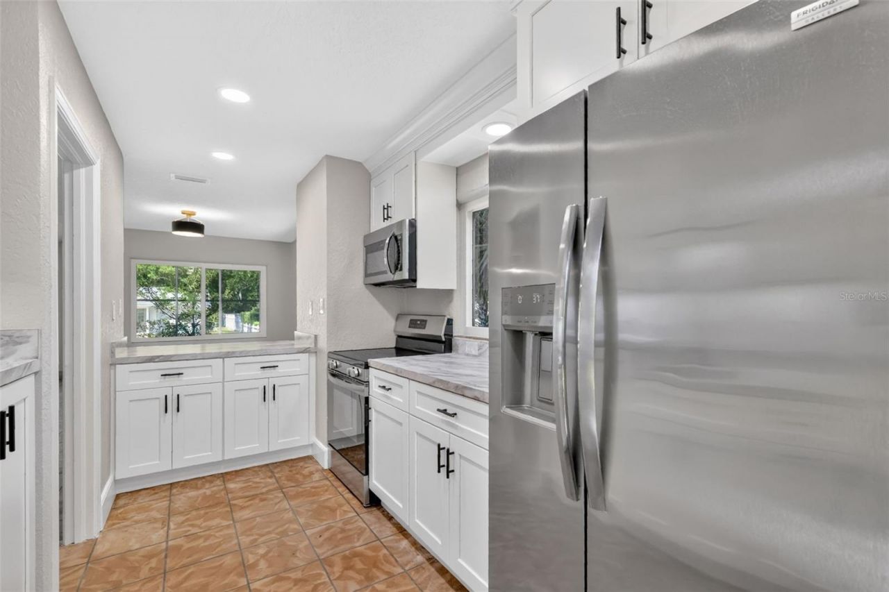 1012 S Baker Street , Mount Dora, FL 32757 Photo