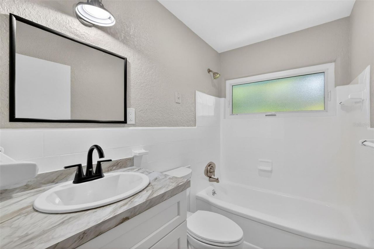 1012 S Baker Street , Mount Dora, FL 32757 Photo