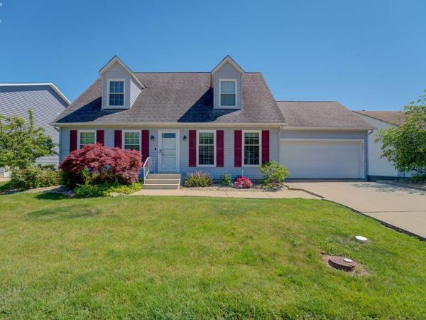 6008 Conneaut Light, Vermilion, OH 44089