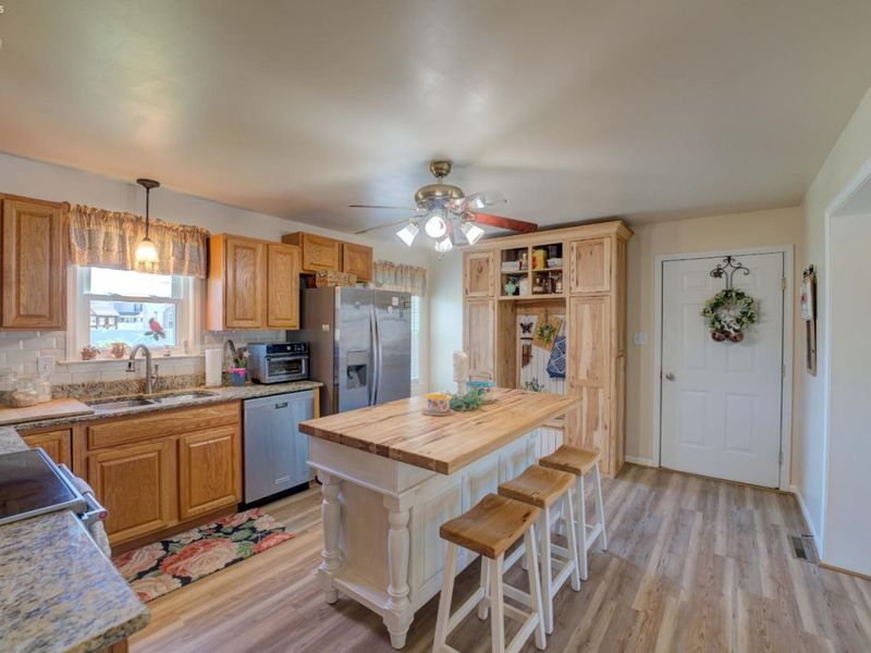 6008 Conneaut Light, Vermilion, OH 44089 Photo 12