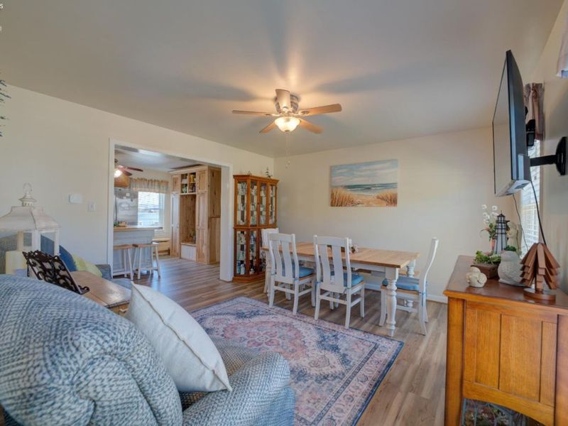 6008 Conneaut Light, Vermilion, OH 44089 Photo 7