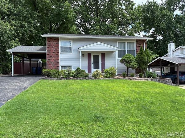 2674 Bennington Place , Maryland Heights, MO 63043