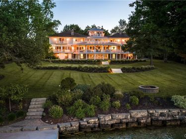 1818 W Lake Road, Skaneateles, NY 13152