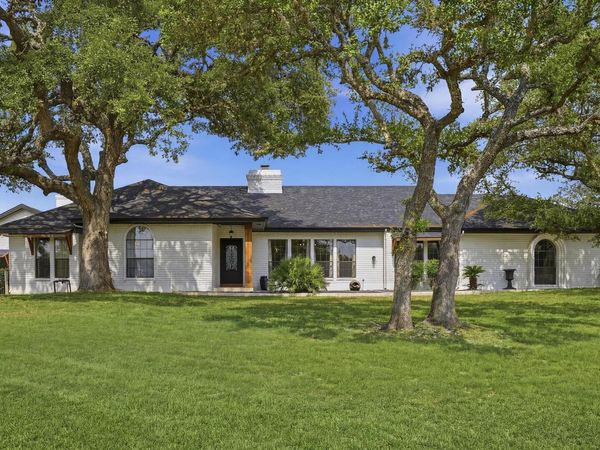 31421 Wild Oak Hill, Fair Oaks Ranch, TX 78015
