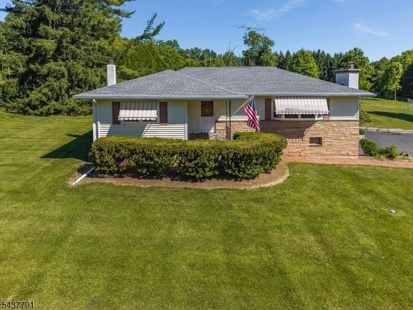 24 Hardscrabble Hill Rd, Raritan, NJ 08822