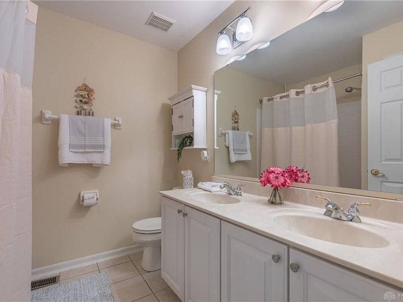 1717 Heritage Lake Drive, Centerville, OH 45458 Photo 36