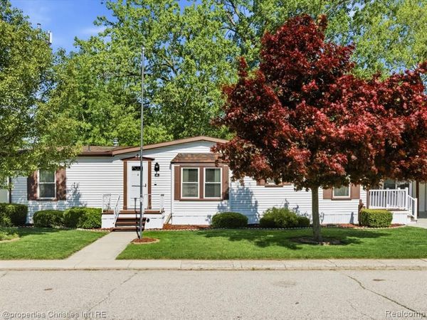 3333 Ravenswood Road , Marysville, MI 48040
