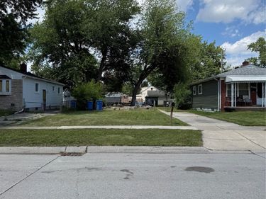 18720 Powers Avenue, Dearborn Heights, Mi 48125