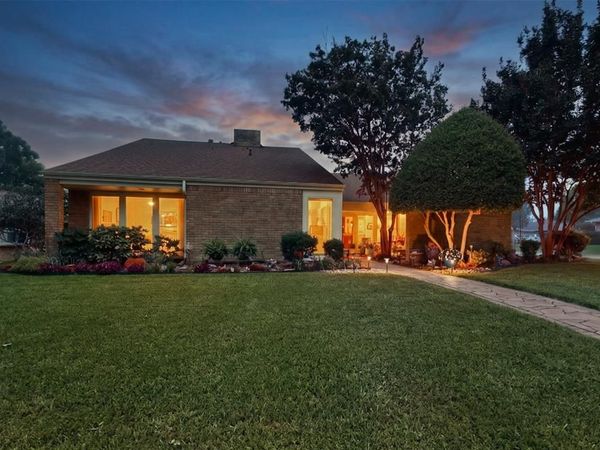 1808 Cherbourg Drive , Plano, TX 75075