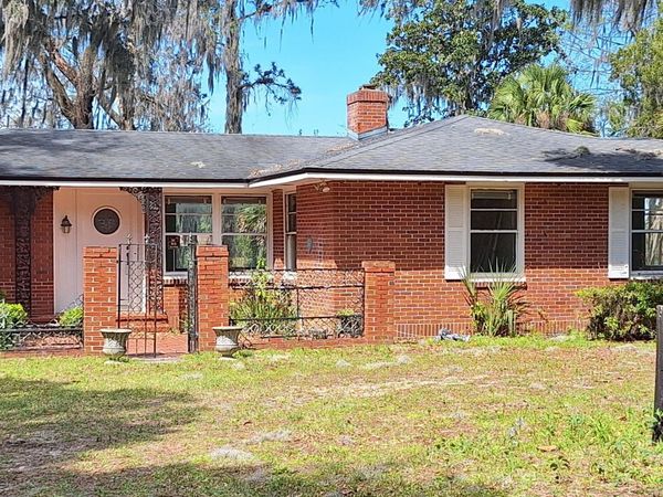 1900 E HOLLY OAKS LAKE Road E, Jacksonville, FL 32225