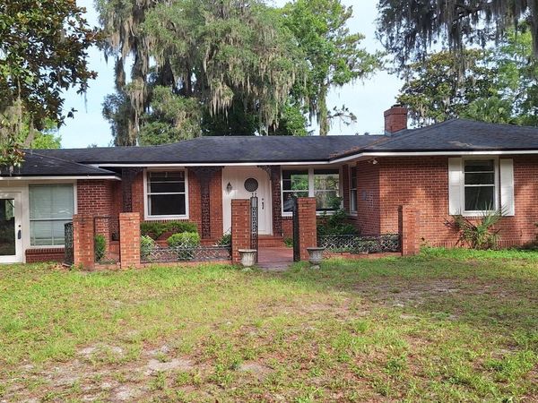 1900 E HOLLY OAKS LAKE Road E, Jacksonville, FL 32225