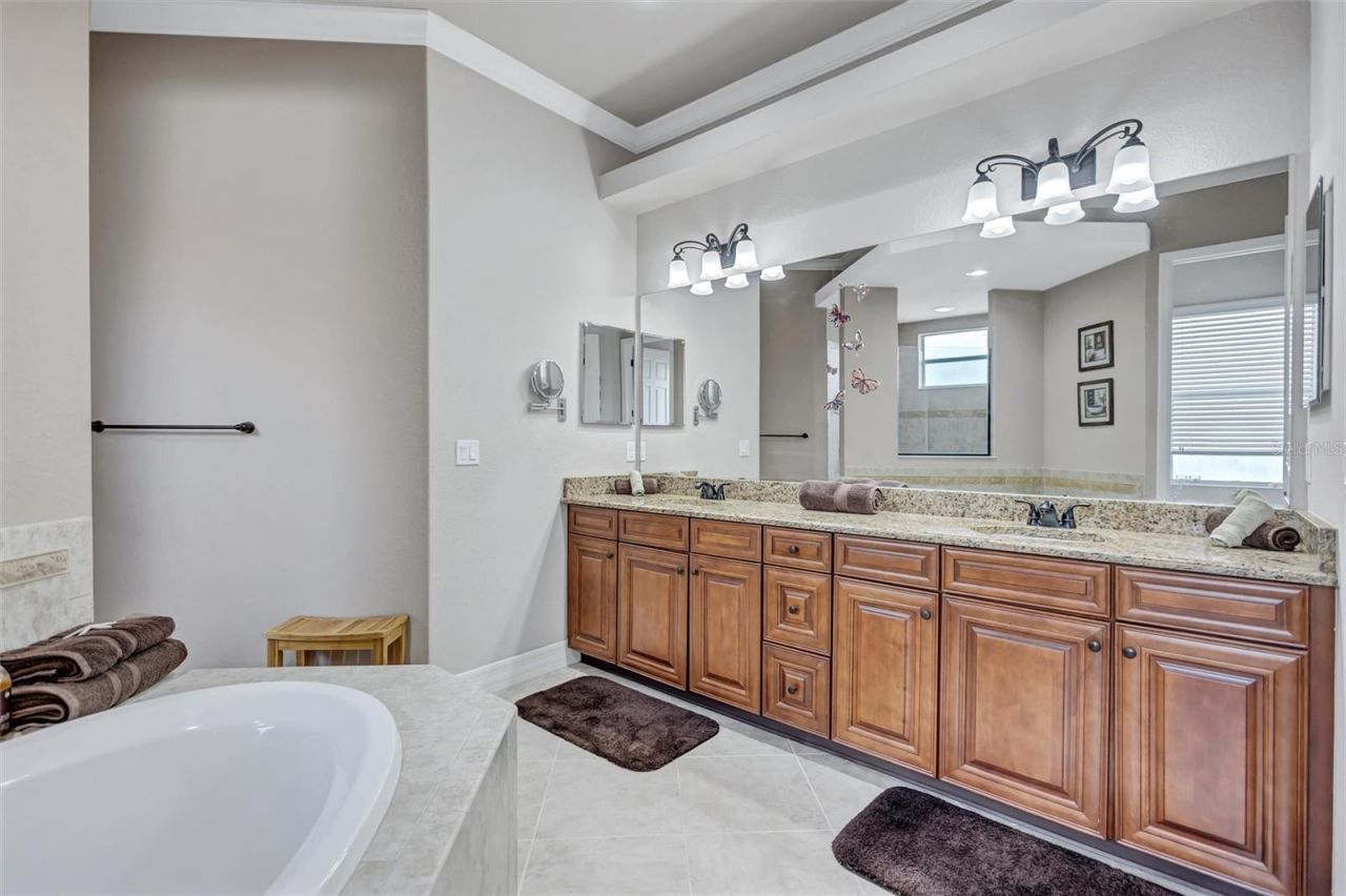 7511 Heritage Grand Place, Bradenton, FL 34212 Photo