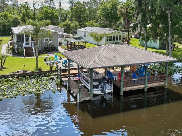 329 PARADISE CIRCLE , SATSUMA, FL 32189