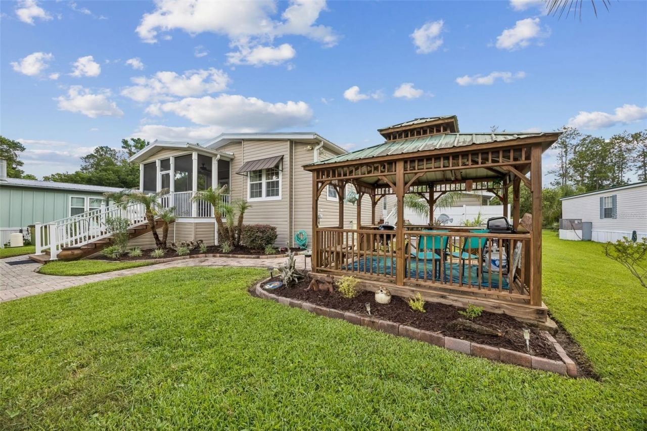 329 Paradise Circle , Satsuma, FL 32189 Photo